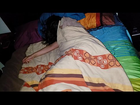 ❤️ Pāvests, kas bārdina savu jauno pamāti, kamēr viņa guļ. ❤️❌ Kvalitatīvs porno pie mums ❤